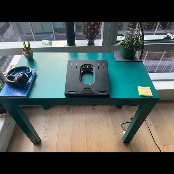 Work table - Picture 2 of 3